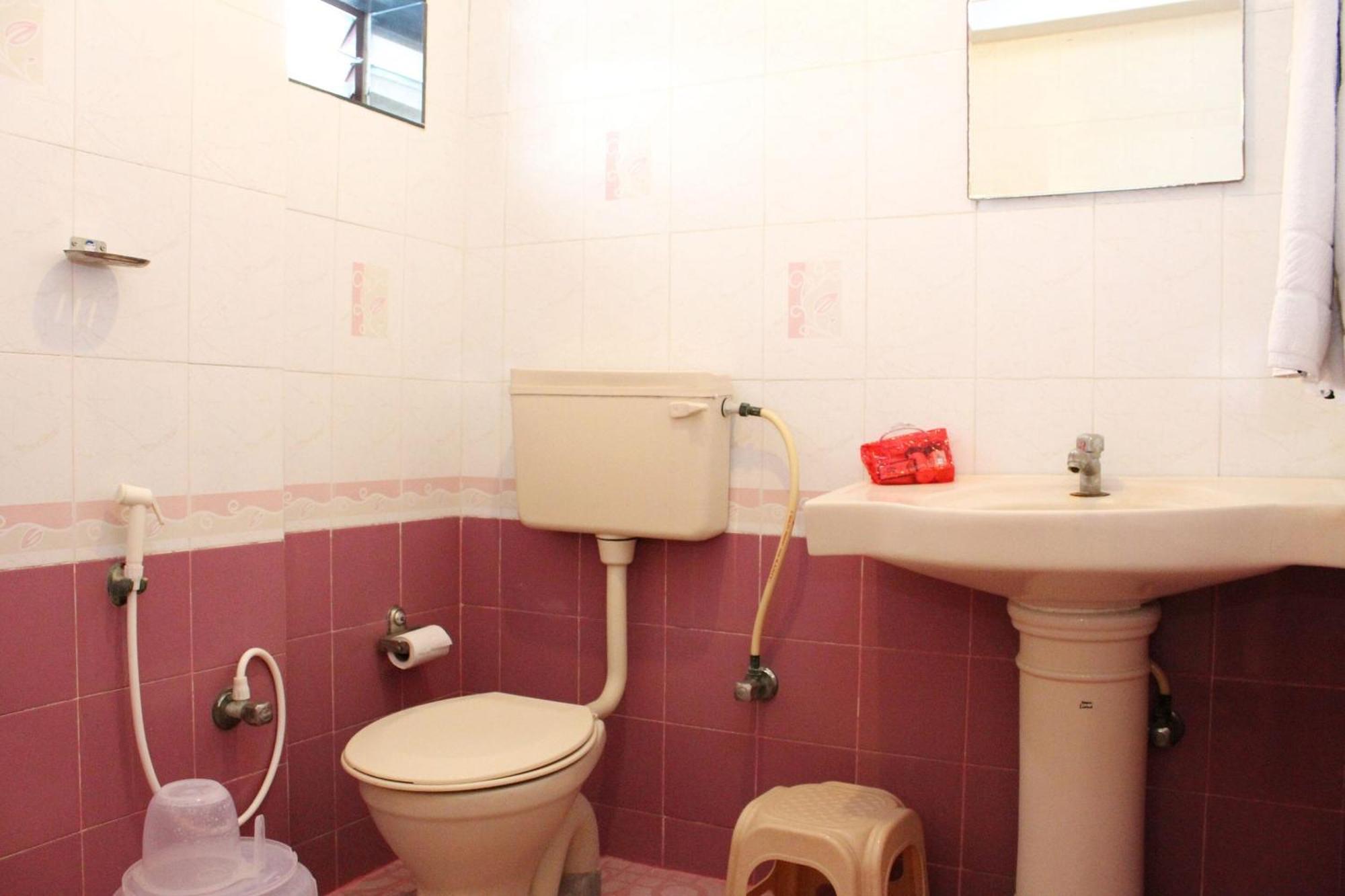 Oyo Hotel Ganga Sagar Near Sri Someshwara Swami Temple Bangalore Esterno foto