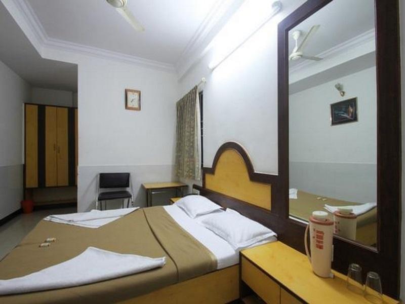 Oyo Hotel Ganga Sagar Near Sri Someshwara Swami Temple Bangalore Esterno foto