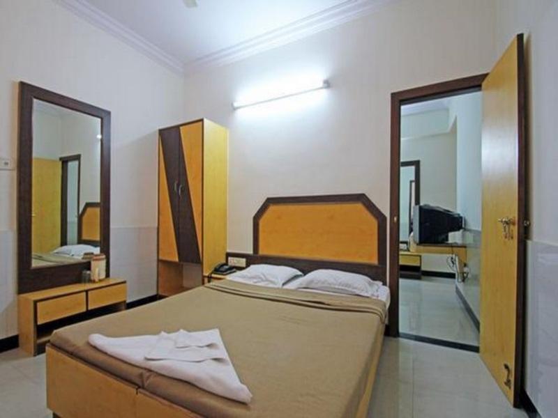 Oyo Hotel Ganga Sagar Near Sri Someshwara Swami Temple Bangalore Esterno foto