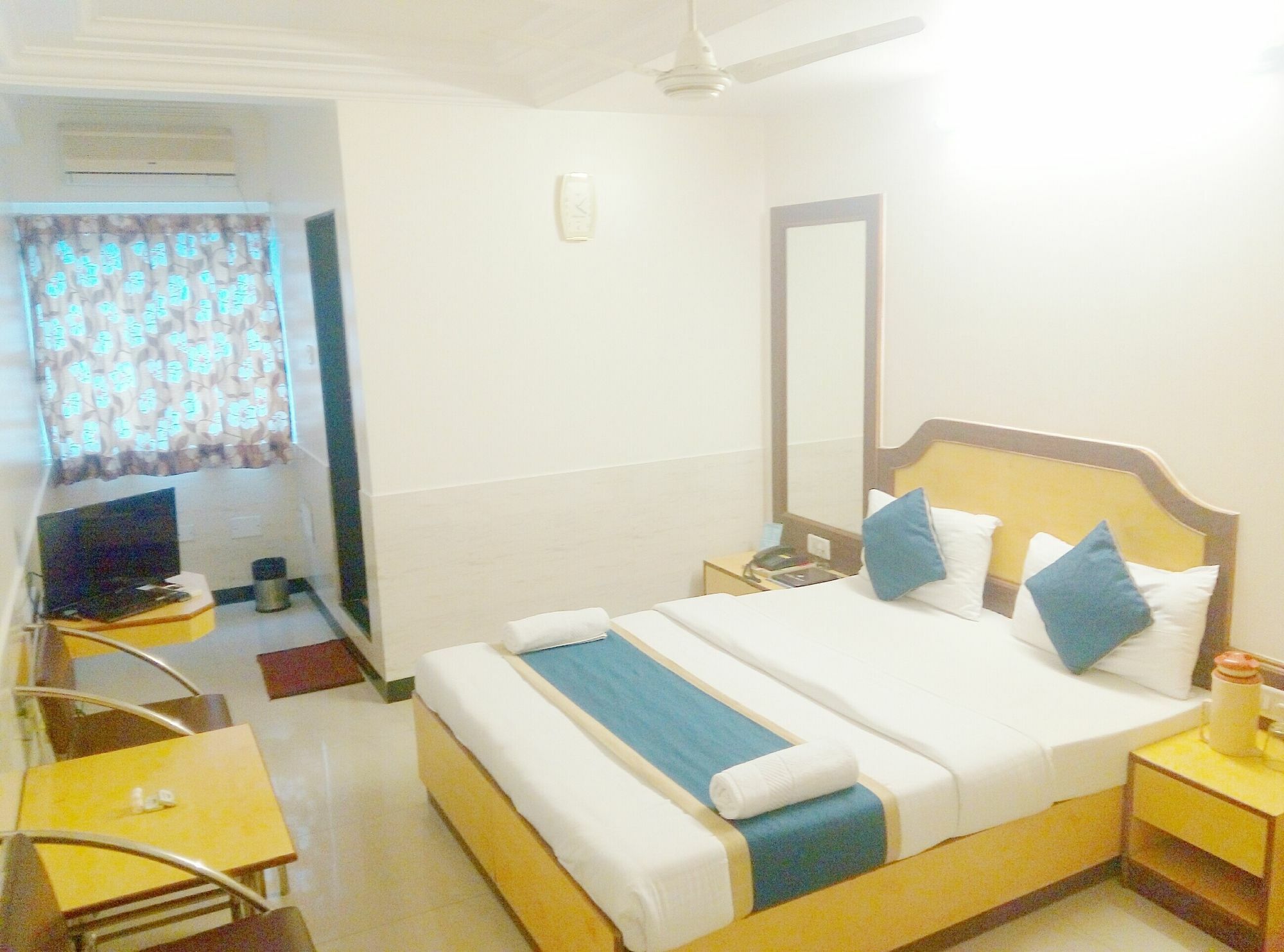 Oyo Hotel Ganga Sagar Near Sri Someshwara Swami Temple Bangalore Esterno foto